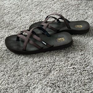Women’s Teva Olowahu Flip Flops